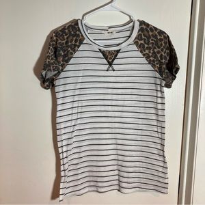First Love striped thermal cheetah top Small‎